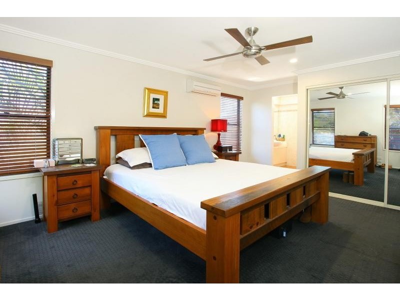 41 Tarcoola Crescent, Chevron Island QLD 4217