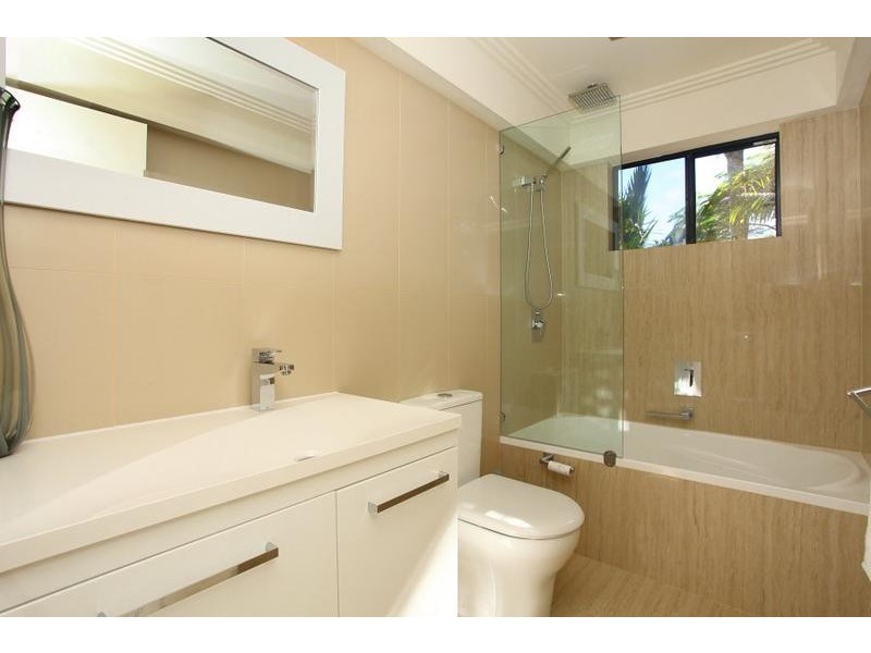 41 Tarcoola Crescent, Chevron Island QLD 4217