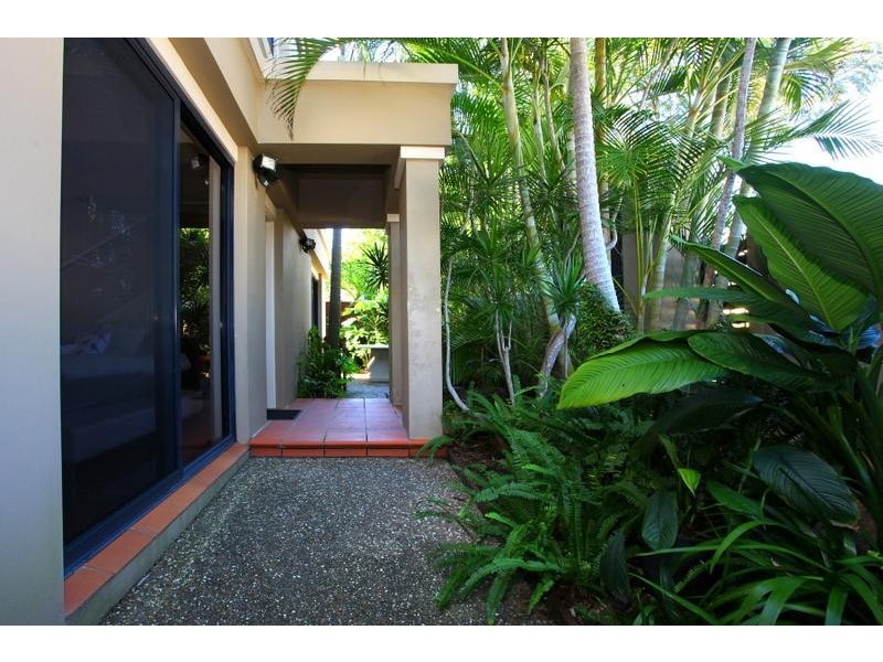 41 Tarcoola Crescent, Chevron Island QLD 4217