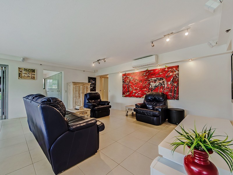 7 Britannia Avenue ‘Chelsea’, Broadbeach QLD 4218