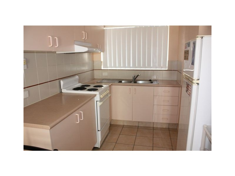 25 Darrambal Street, Chevron Island QLD 4217