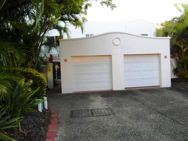 100 Cotlew Street East ‘Paros – Adelphi Springs’, Southport QLD 4215