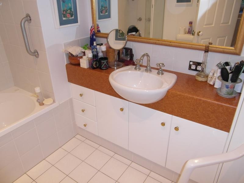 100 Cotlew Street East ‘Paros – Adelphi Springs’, Southport QLD 4215