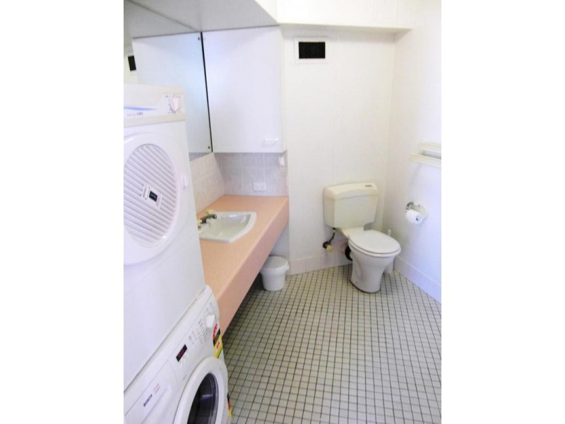 8 Trickett Street ‘Aloha’, Surfers Paradise QLD 4217