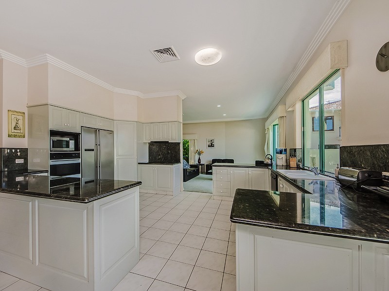 3 Norseman Court, Paradise Waters QLD 4217