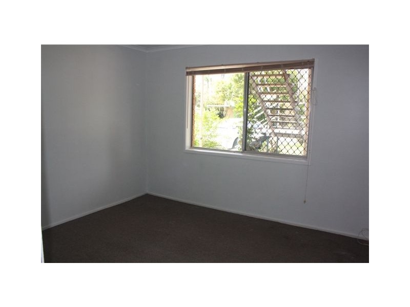 6 Weemala Street, Chevron Island QLD 4217