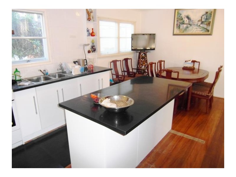 10 College Avenue, Southport QLD 4215