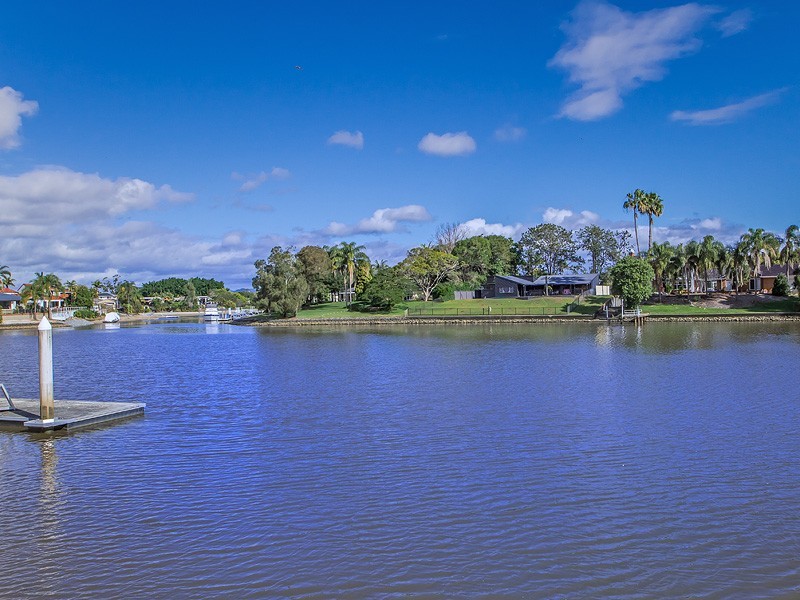 111 Sir Bruce Small Boulevard, Benowa QLD 4217