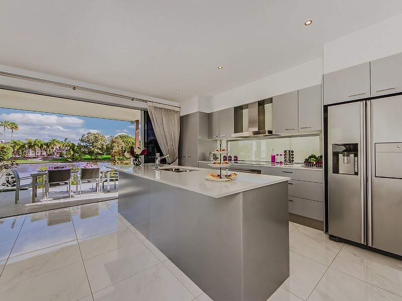 111 Sir Bruce Small Boulevard, Benowa QLD 4217