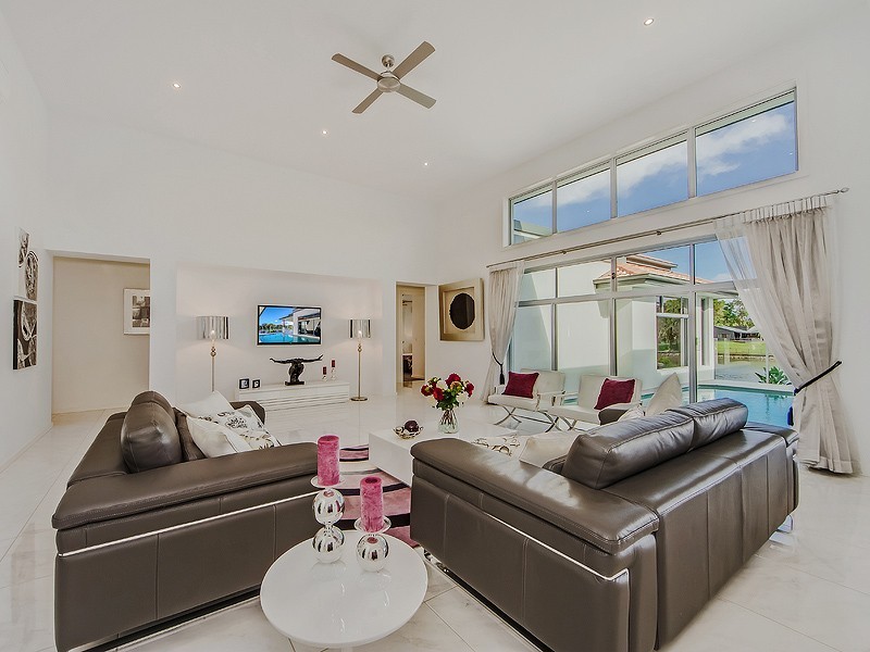 111 Sir Bruce Small Boulevard, Benowa QLD 4217