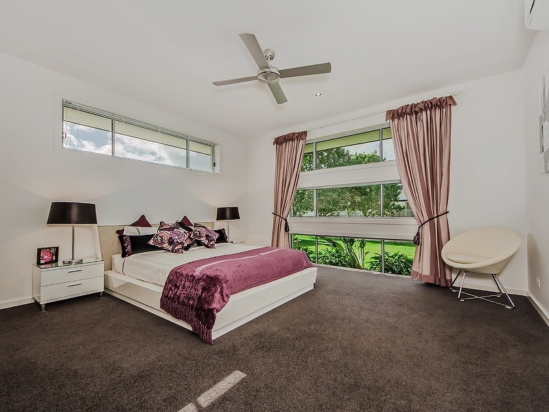 111 Sir Bruce Small Boulevard, Benowa QLD 4217