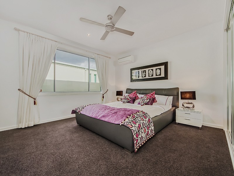 111 Sir Bruce Small Boulevard, Benowa QLD 4217