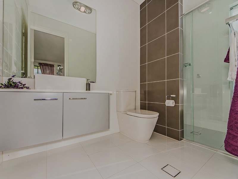 111 Sir Bruce Small Boulevard, Benowa QLD 4217