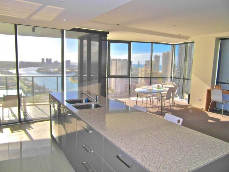 4 Wahroonga Place ‘Avalon’, Surfers Paradise QLD 4217