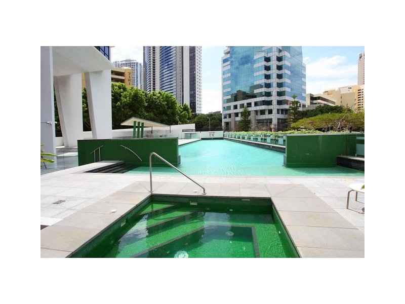 4 Wahroonga Place ‘Avalon’, Surfers Paradise QLD 4217