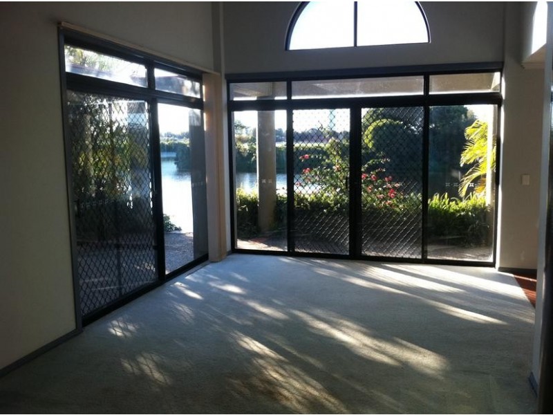 84A St Kevins Street, Benowa QLD 4217