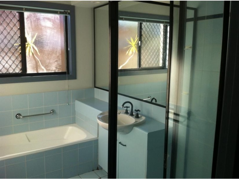 84A St Kevins Street, Benowa QLD 4217