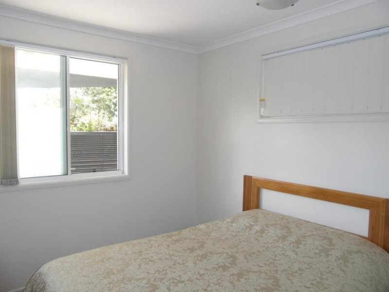 77 Savoy Drive, Broadbeach Waters QLD 4218