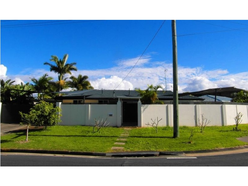 77 Savoy Drive, Broadbeach Waters QLD 4218