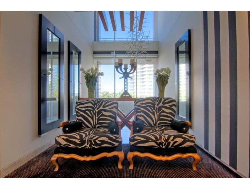 1 Enderley Avenue, Surfers Paradise QLD 4217