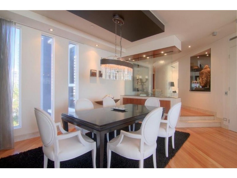 1 Enderley Avenue, Surfers Paradise QLD 4217