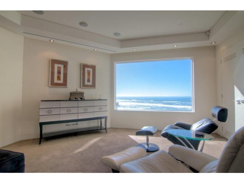 1 Enderley Avenue, Surfers Paradise QLD 4217