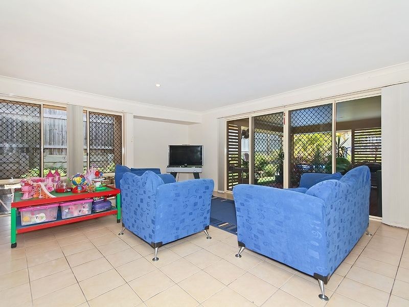 Stretton QLD 4116