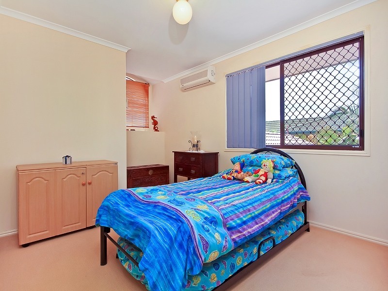 62 Chesterfield Crescent, Kuraby QLD 4112