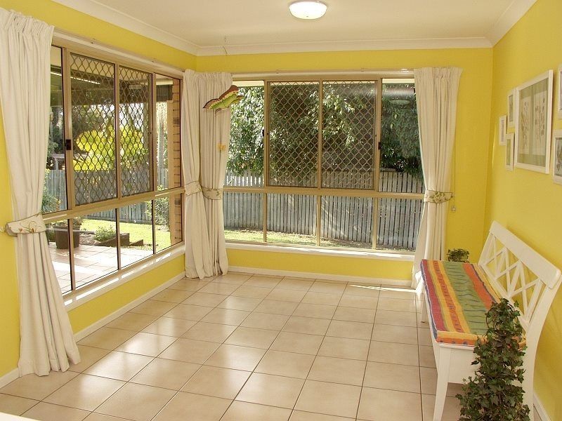 8 Pickford Street, Runcorn QLD 4113