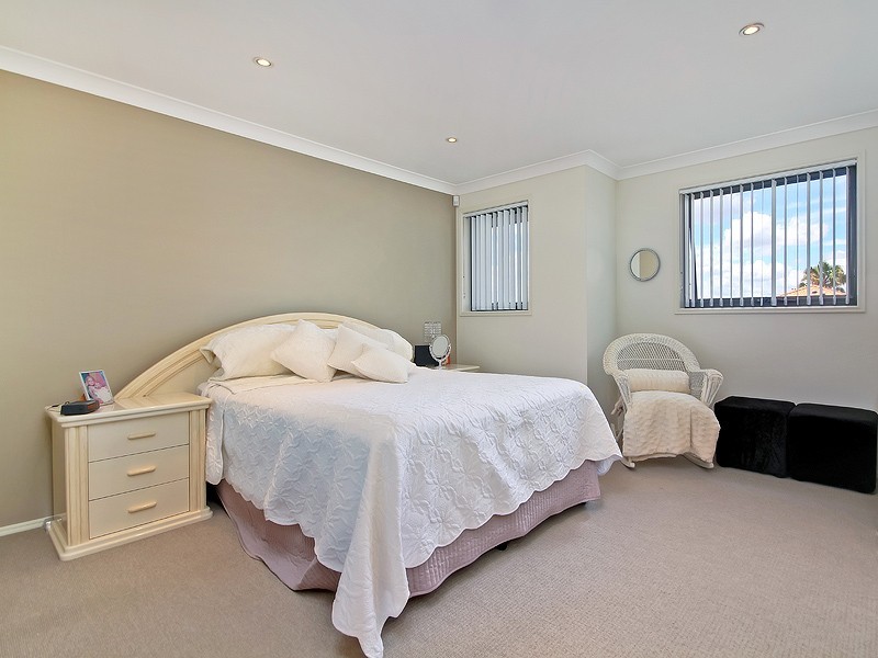 2 Coneybeer Place, Eight Mile Plains QLD 4113