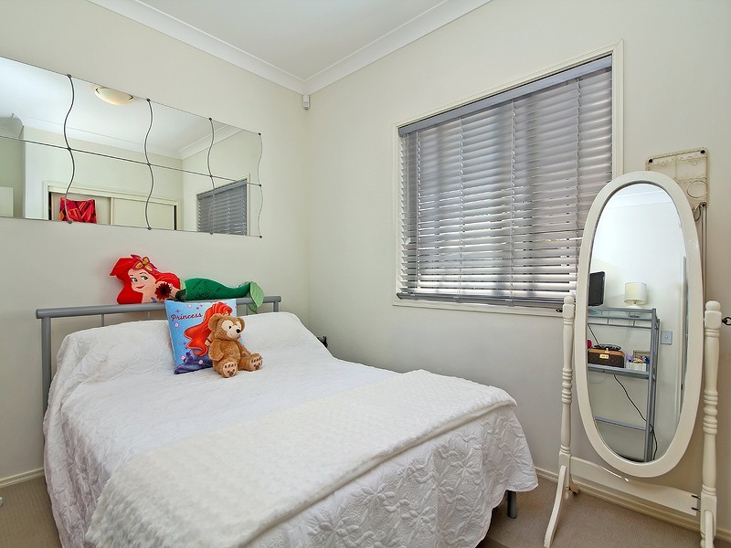 2 Coneybeer Place, Eight Mile Plains QLD 4113