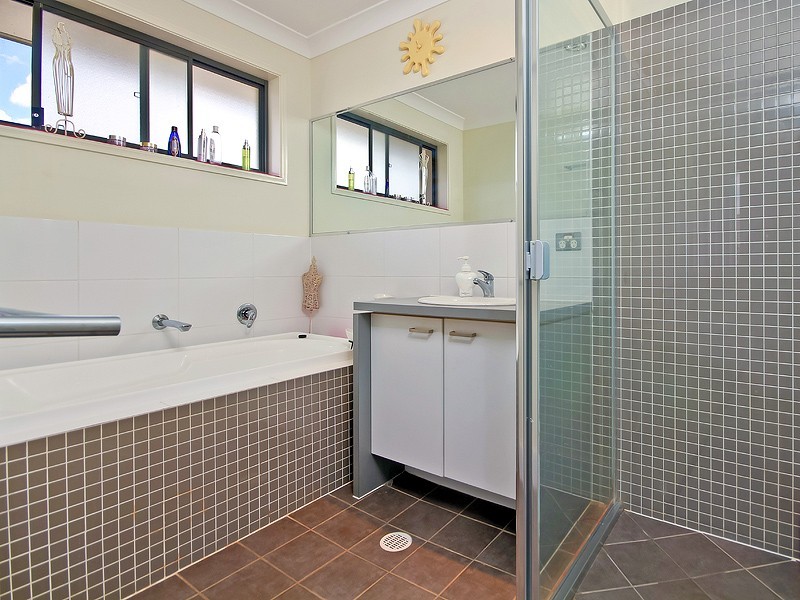 2 Coneybeer Place, Eight Mile Plains QLD 4113