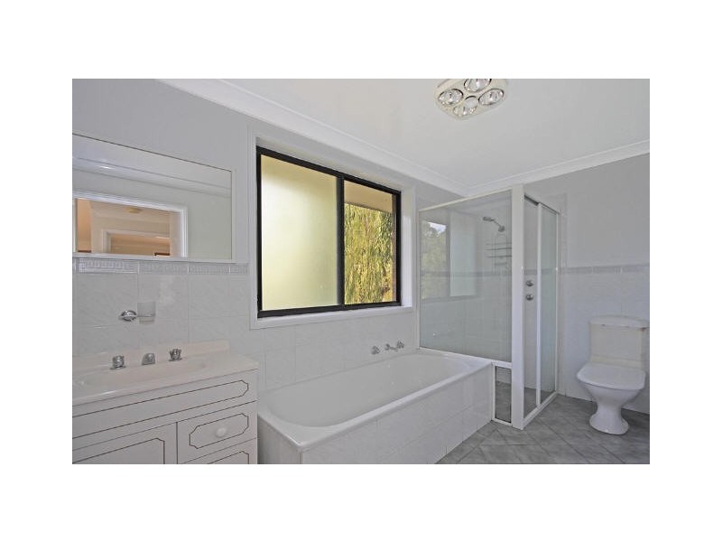 1 Novara Crescent, Como NSW 2226