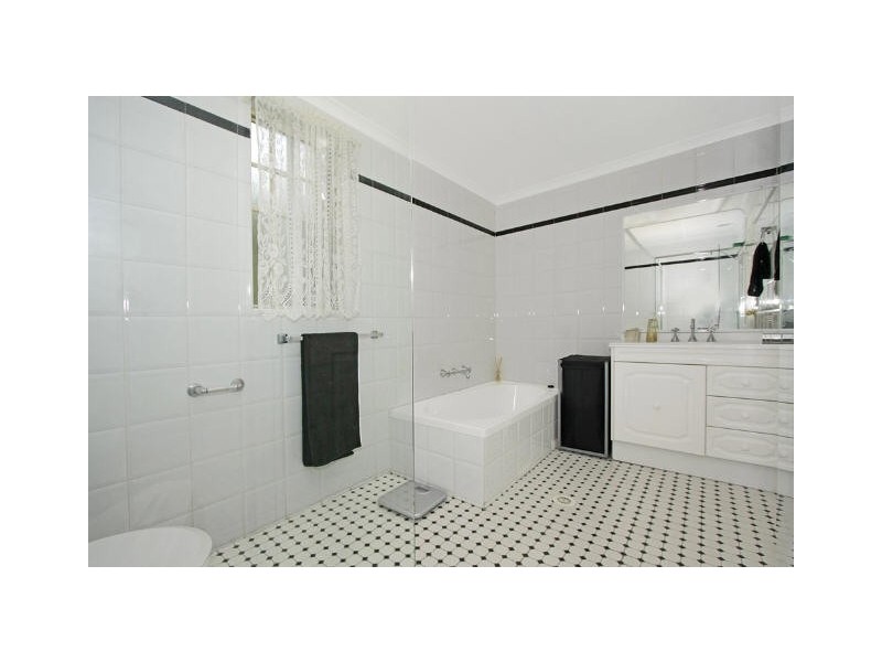 12/102 Flora St, Sutherland NSW 2232