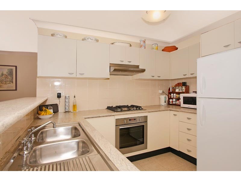 16/20 Leonay Street, Sutherland NSW 2232