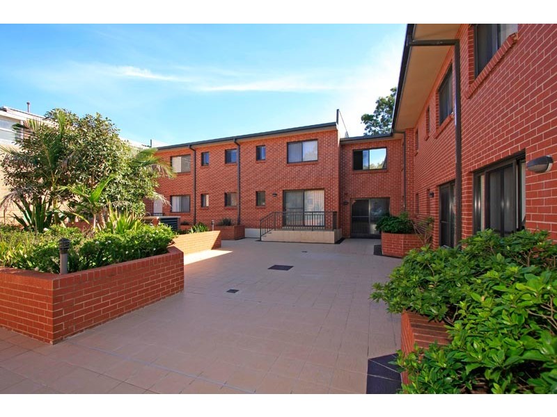 4/48-54 Railway Crescent, Jannali NSW 2226