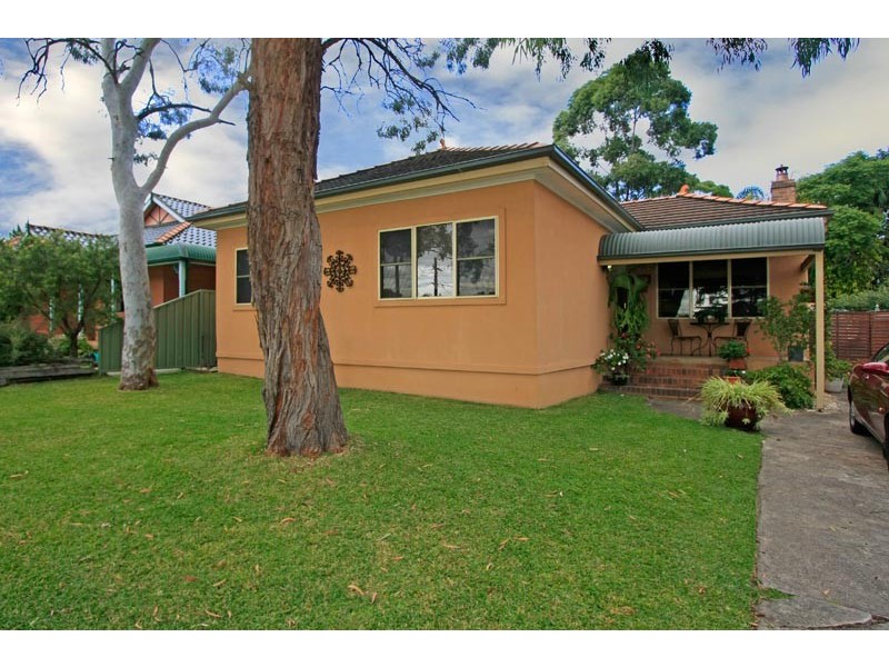 8 Fourth Avenue, Jannali NSW 2226