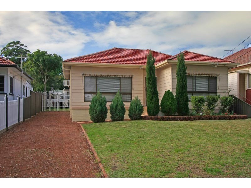 30 Auburn Street, Sutherland NSW 2232