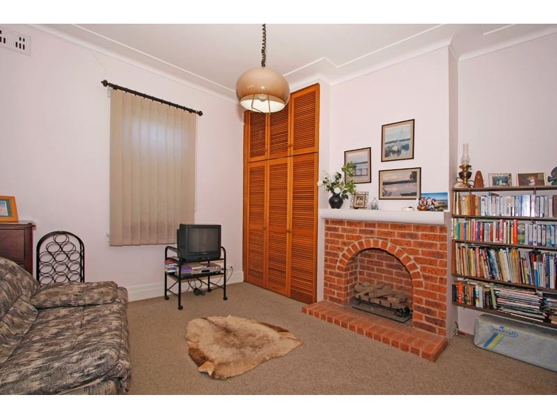 18 Linden Street South, Sutherland NSW 2232