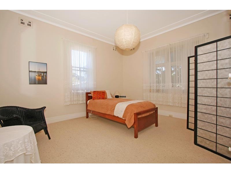 18 Linden Street South, Sutherland NSW 2232
