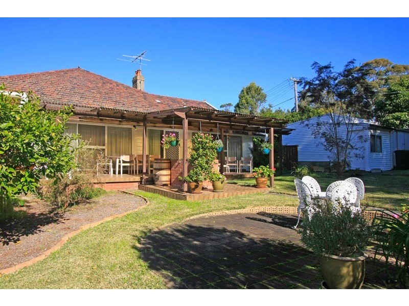 18 Linden Street South, Sutherland NSW 2232
