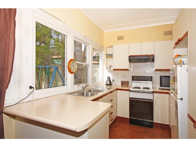 24 Glencoe Street, Sutherland NSW 2232