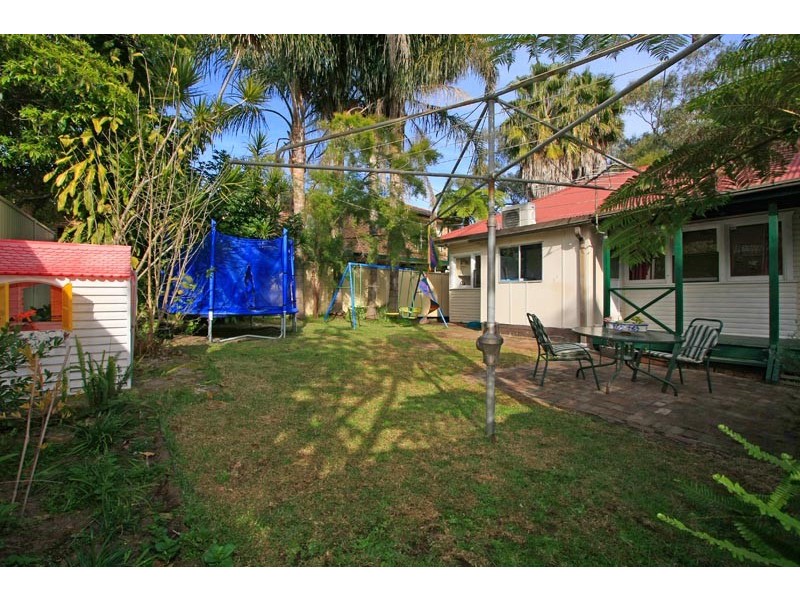 24 Glencoe Street, Sutherland NSW 2232