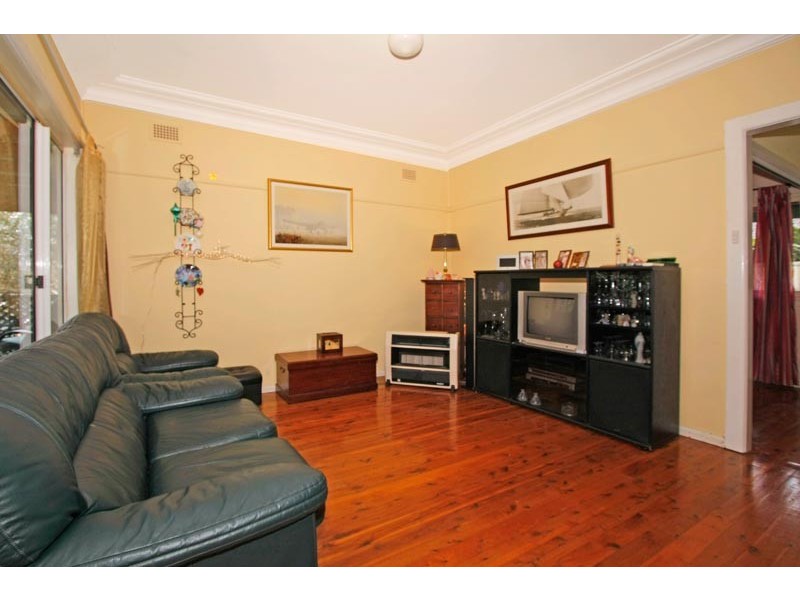 24 Glencoe Street, Sutherland NSW 2232