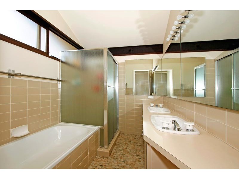 11 Buchanan Avenue, Bonnet Bay NSW 2226