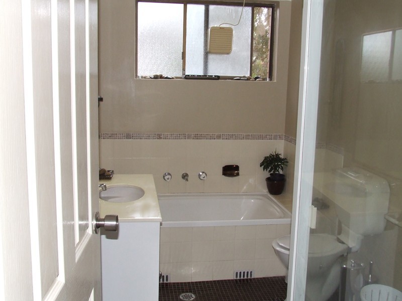 13/8-12 Railway Crescent, Jannali NSW 2226