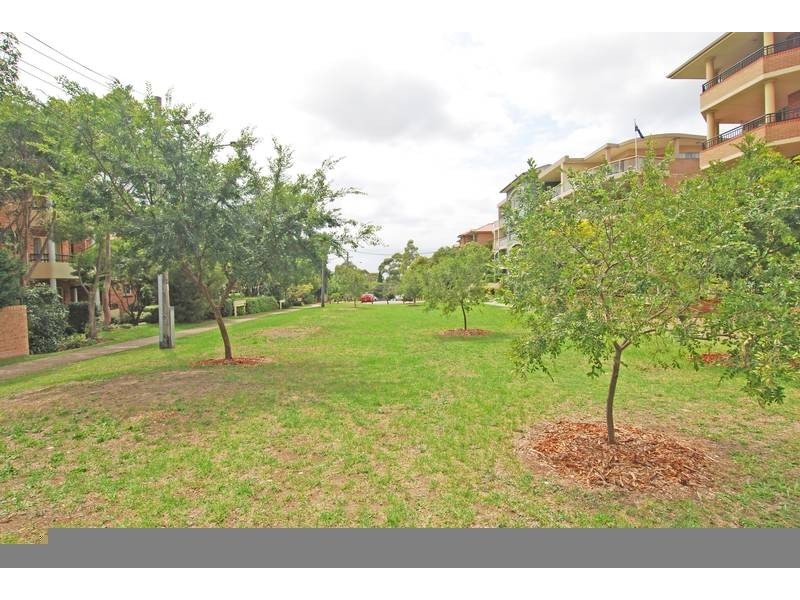 18/17-21 Mansfield Avenue (Access via Port Hacking Road), Caringbah NSW 2229