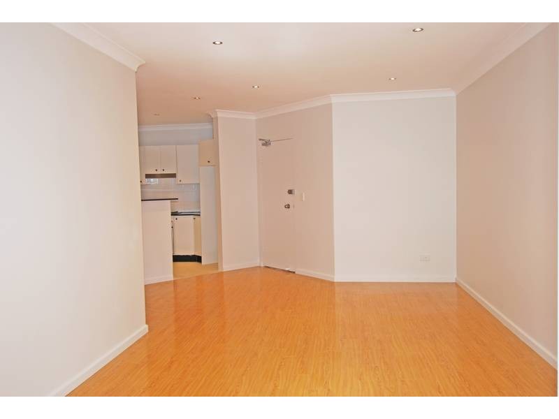 18/17-21 Mansfield Avenue (Access via Port Hacking Road), Caringbah NSW 2229