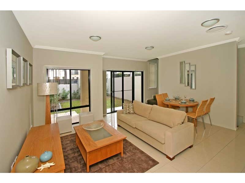 9/8-12 Taylor Close, Miranda NSW 2228