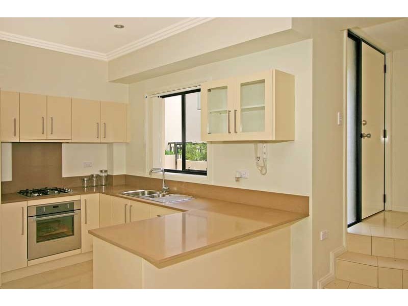 9/8-12 Taylor Close, Miranda NSW 2228